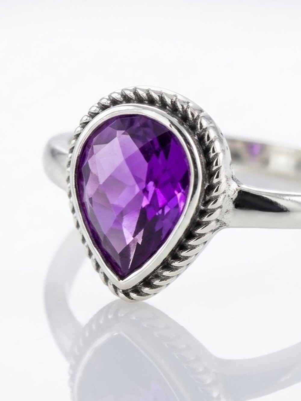 Pear Shaped New Braided Bezel Set Amethyst Quality Titanium Ring Size 8
